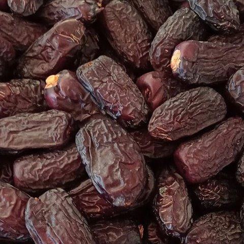 Piarom dates, close-up
